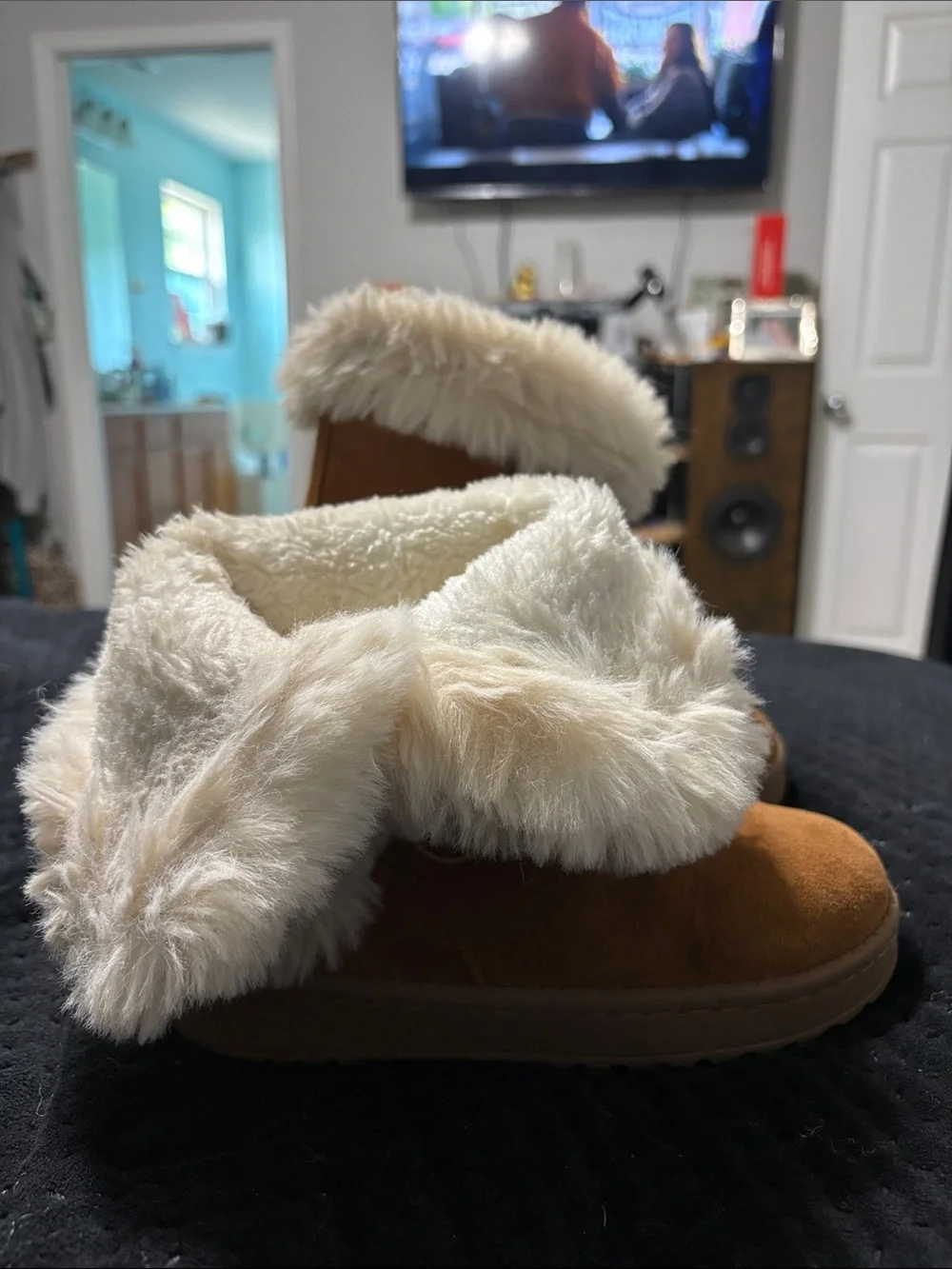 SO Kids Tan Faux-Suede Boots with Cream Fur Trim little girls size 13